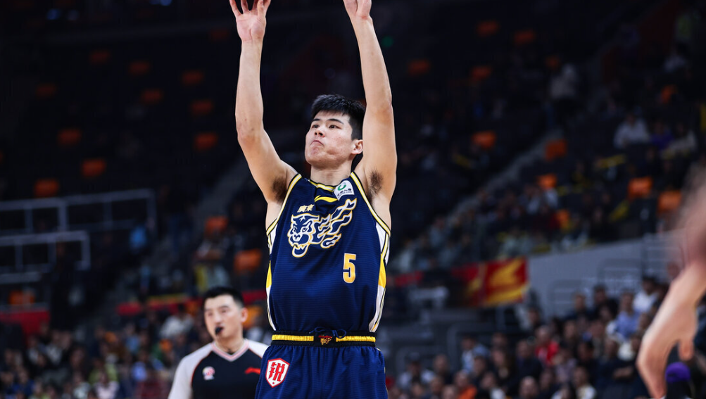 开云app-看了焦泊乔被杜锋挥拳臭骂的惨状，才知道，家政为什么一直是替补